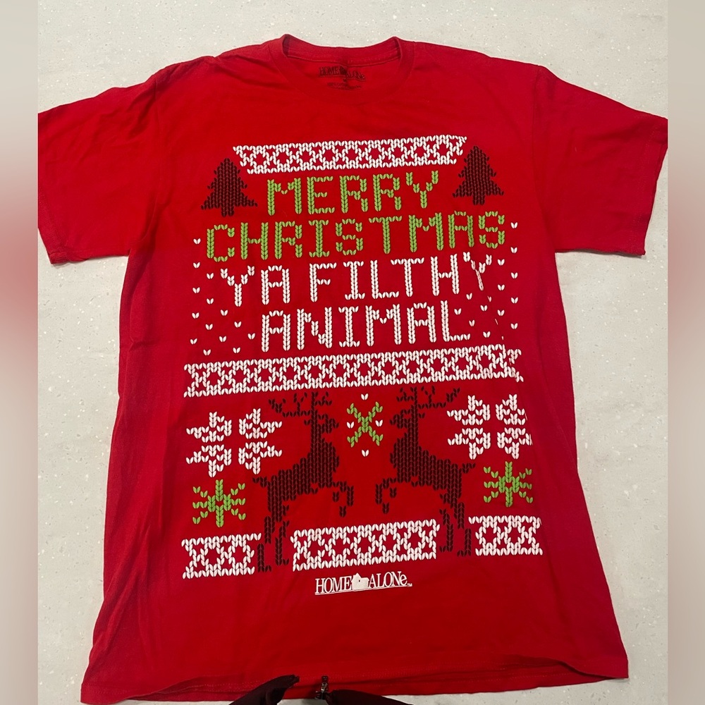 Home‎ Alone T-shirt. Size M. Unisex. 🎄 Classic Holiday Shirt